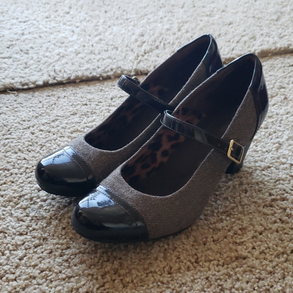 Brown and white striped 3" heels